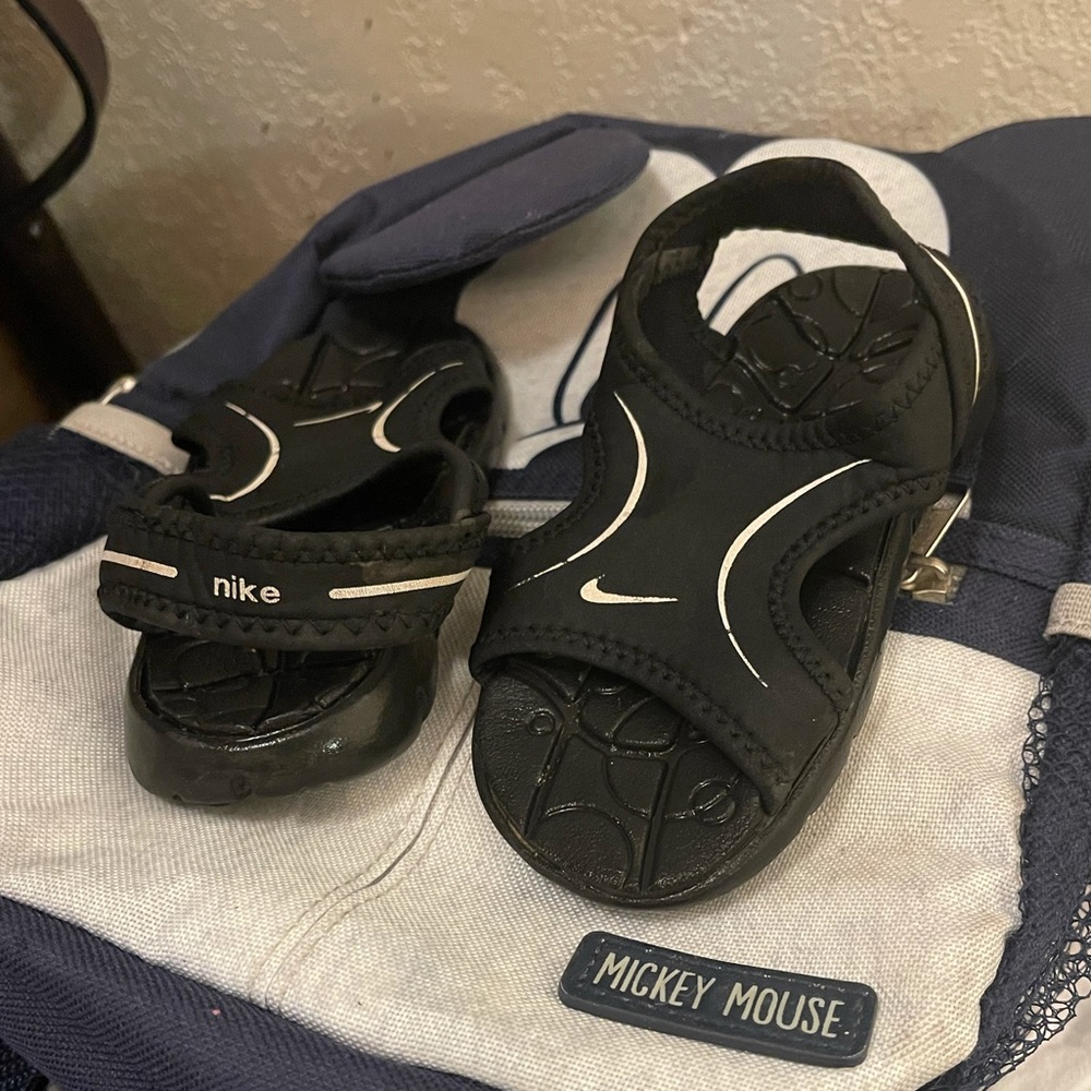 Nike (sunrays)
